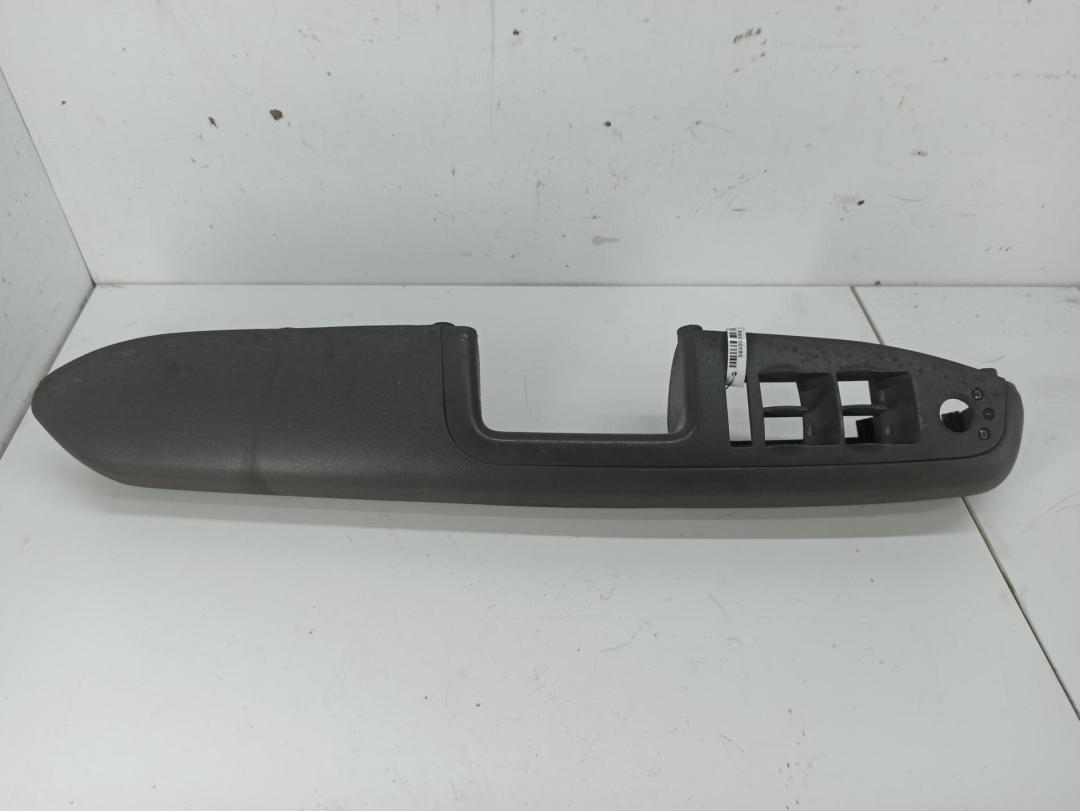 ручка внутренняя передняя левая Audi A4 B6 2003, 3.0 л., бензин, АКПП, серый, универсал, 8E1867173 - фото №1