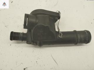 фланец (тройник) системы охлаждения Volkswagen Caddy 3 поколение 2007, 1.9 л., дизель, МКПП, белый, фургон, 03G121132B