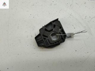 кронштейн радиатора Volkswagen Golf 4 поколение 2004, 1.4 л., бензин, МКПП, чёрный, универсал, 1J0806155