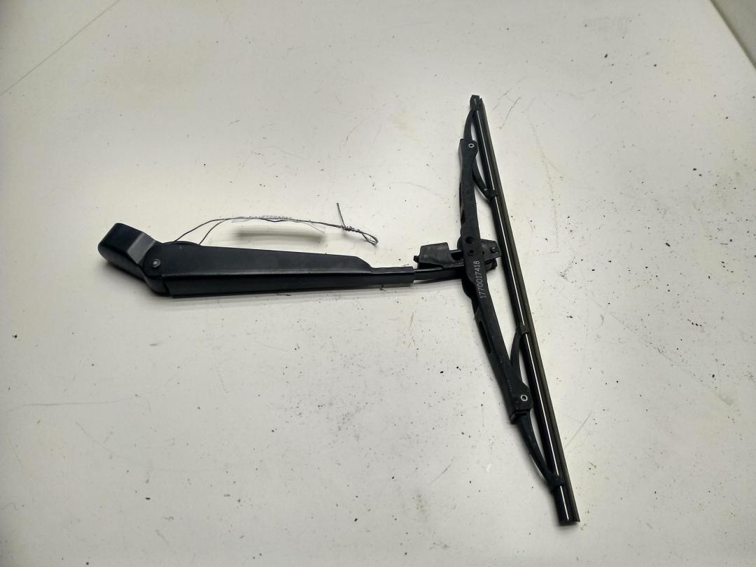 Щеткодержатель (поводок стеклоочистителя) задний Ford C-Max 2003, 1.8 л., бензин, МКПП, чёрный, минивэн, 3M51R17526AA