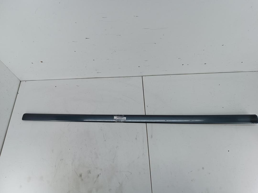молдинг двери передней левой Audi A4 B7 2005, 2.0 л., бензин, АКПП, серый, универсал, 8E0853953