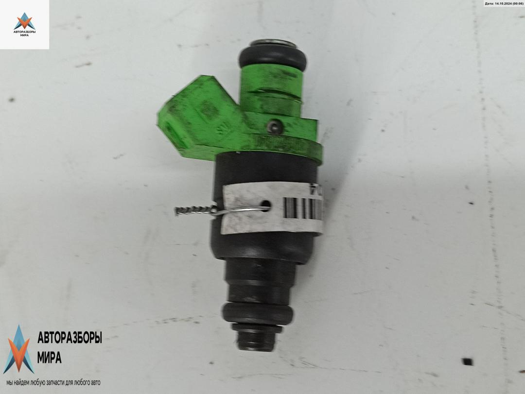 форсунка Audi A4 B6 2002, 2.4 л., бензин, АКПП, синий, универсал, 078133551BB - фото №1