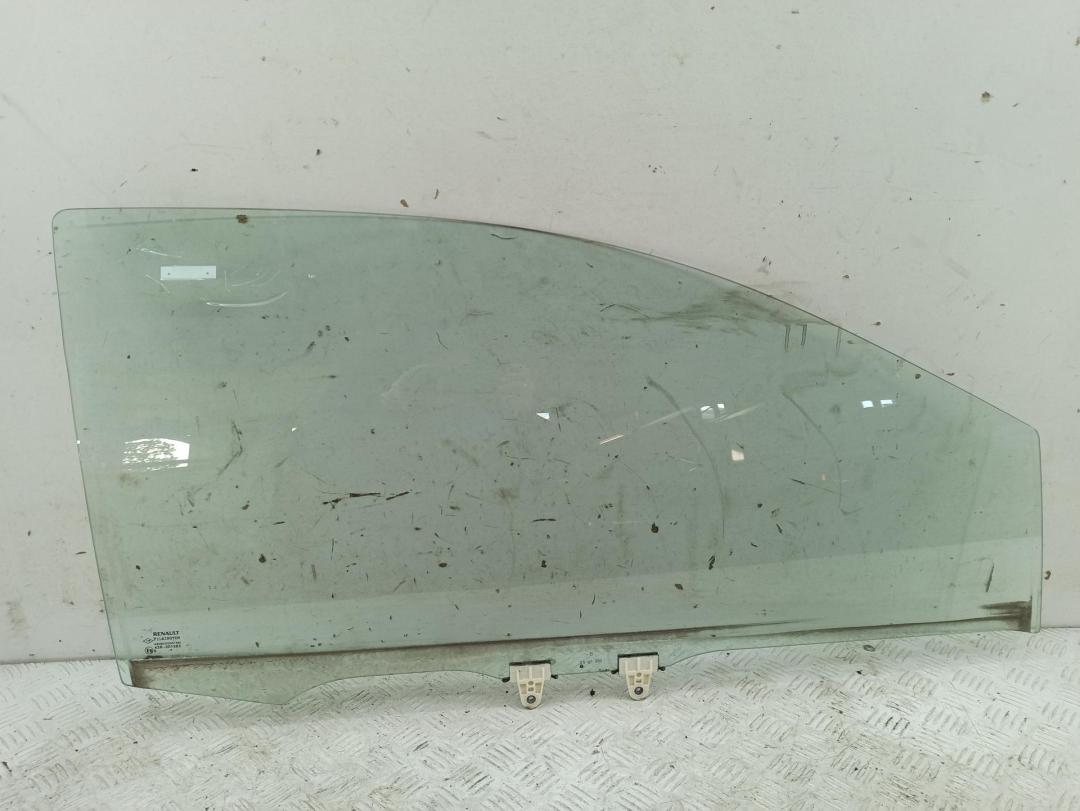 стекло двери передней правой Renault Twingo II 2008, 1.2 л., бензин, МКПП, синий, хетчбэк 3 дв.