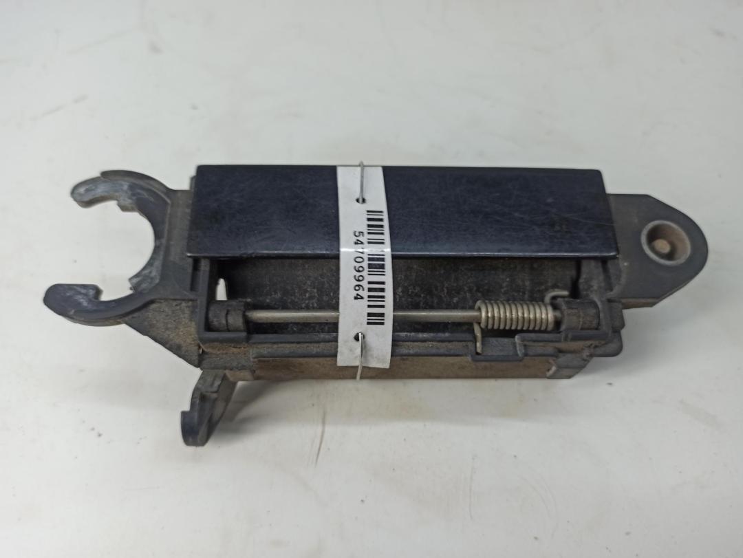 ручка наружная передняя левая Audi A4 B5 1997, 1.6 л., бензин, МКПП, чёрный, универсал, 8D0837205D