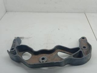 кронштейн двигателя Ford Mondeo 2 поколение 1996, 1.8 л., бензин, МКПП, синий, хетчбэк 5 дв.