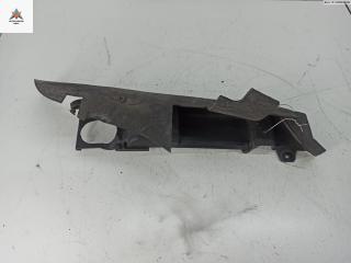 диффузор вентилятора Audi A4 B5 1996, 2.6 л., бензин, АКПП, зелёный, универсал, 8D0121283B