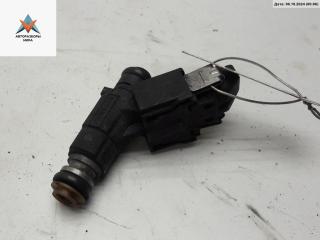 форсунка Volkswagen Golf 3 поколение 1996, 1.4 л., бензин, МКПП, красный, хетчбэк 3 дв., 030906031E