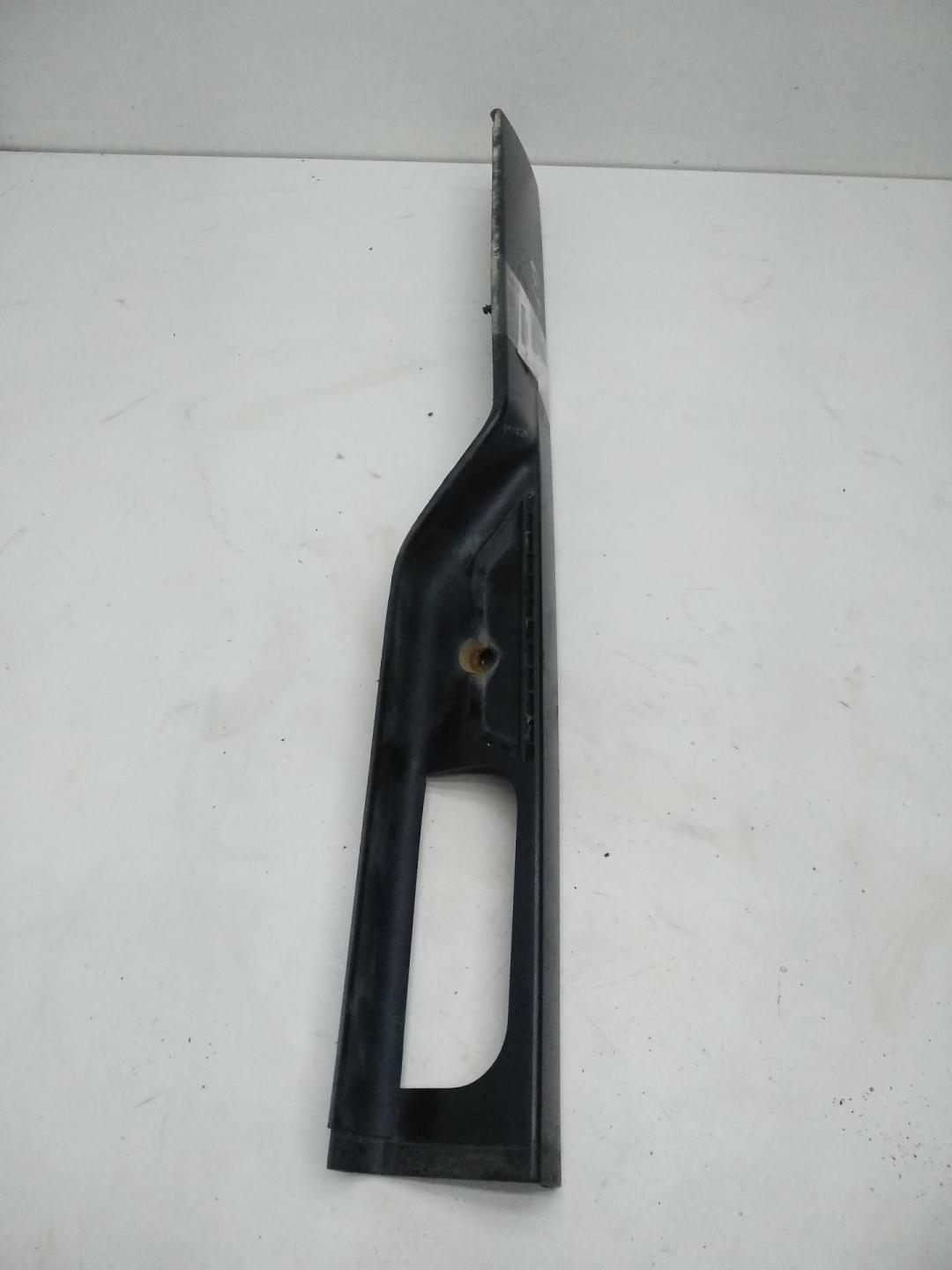ручка крышки багажника Skoda Felicia 1 поколение 1997, синий, хетчбэк 5 дв., 6U0827577A - фото №1