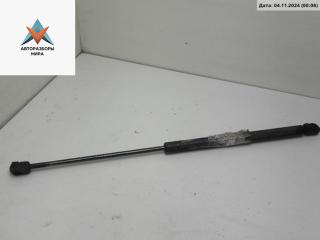 амортизатор крышки багажника (3-5 двери) Volkswagen Golf 3 поколение 1997, 1.6 л., бензин, МКПП, белый, хетчбэк 3 дв.