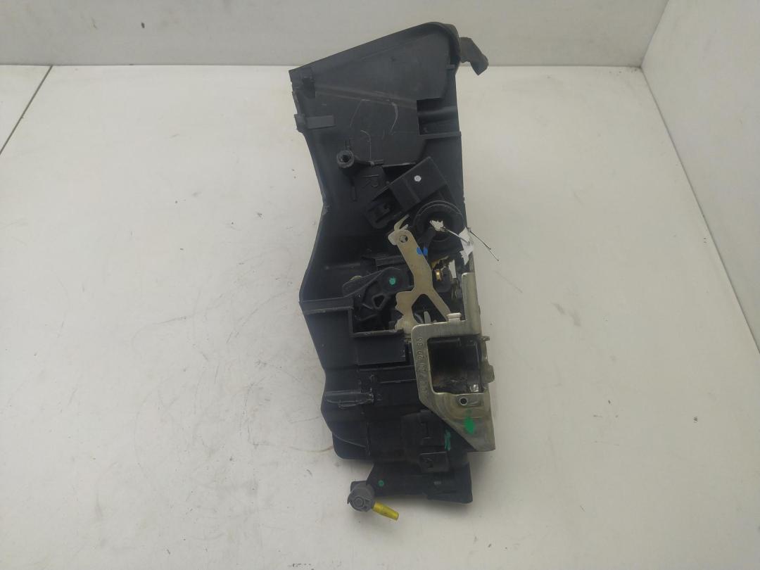замок двери передней правой Mercedes-Benz C W202 1996, 1.8 л., бензин, МКПП, синий, универсал, 2027202035