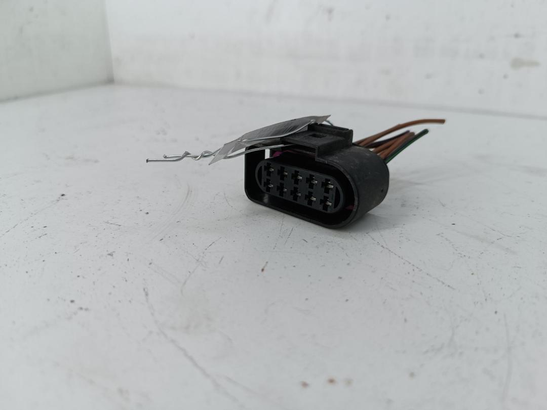разъем (фишка) проводки Audi A6 C5 2002, 2.5 л., дизель, АКПП, серый, универсал, 1J0973735