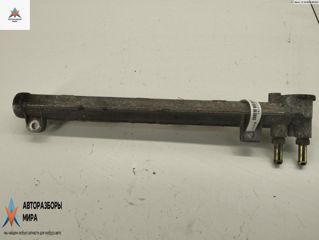 топливная рампа Volkswagen Golf 4 поколение 2000, 1.6 л., бензин, МКПП, зелёный, хетчбэк 5 дв., 036133319A - фото №1