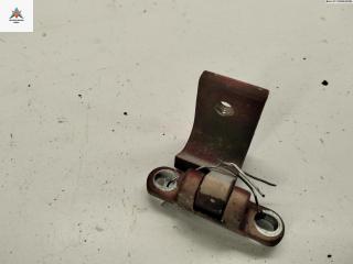 петля крышки багажника Volkswagen Golf 3 поколение 1993, красный, хетчбэк 3 дв., 1H6827301