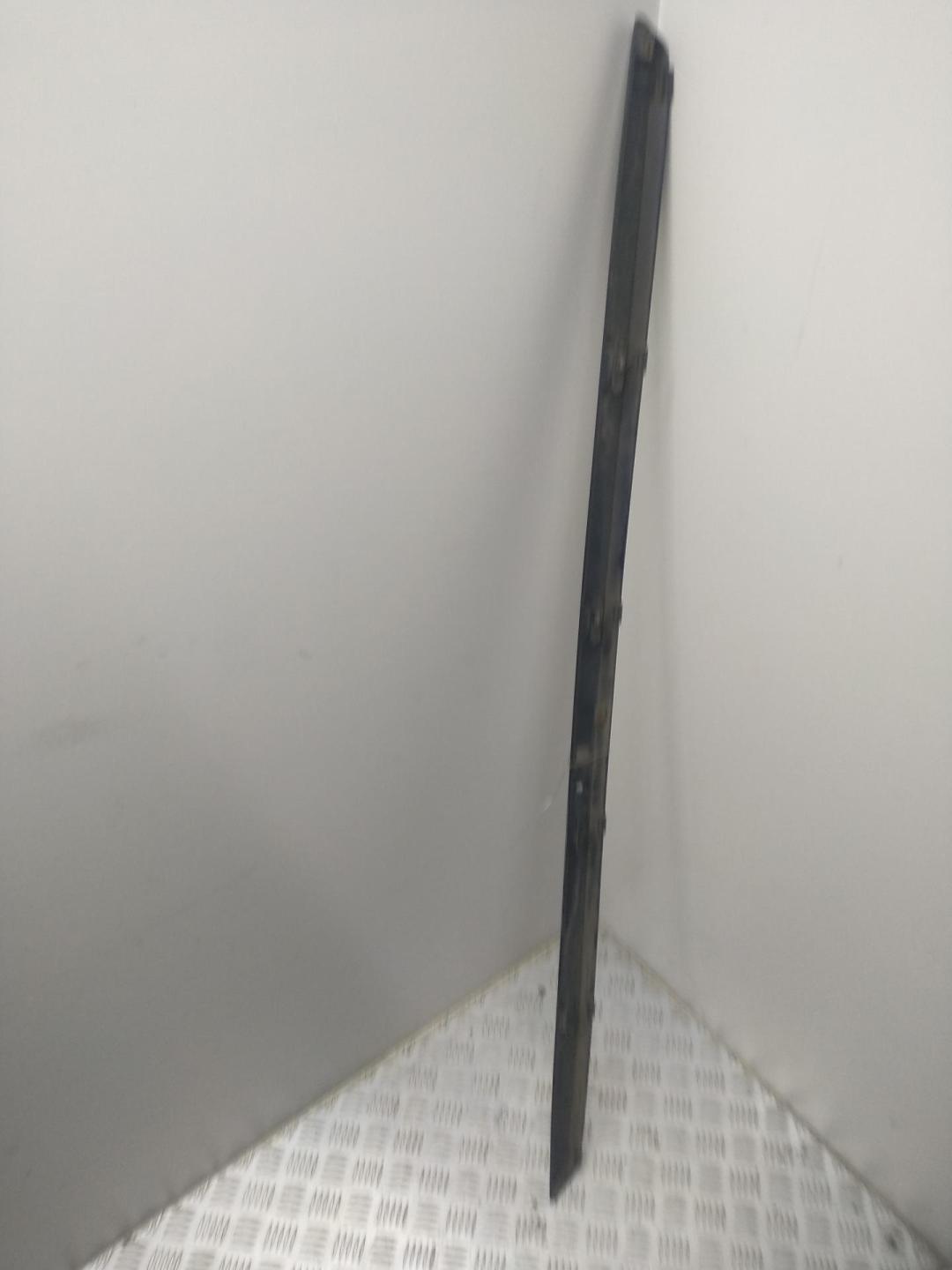 накладка двери (крышки) багажника Mercedes-Benz E-Класс W210/S210 1998, 2.0 л., бензин, МКПП, синий, универсал - фото №1