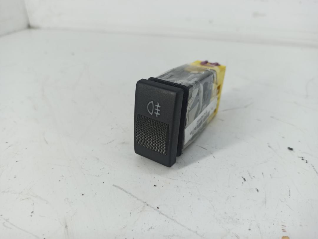 кнопка противотуманных фар Audi A8 D2/4D 1995, 4.2 л., бензин, АКПП, чёрный, седан, 4D0941563A - фото №1