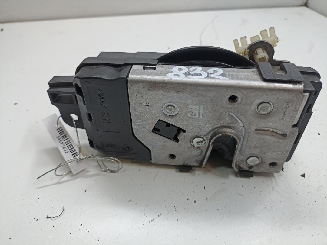 замок двери передней правой Opel Astra H 2005, 1.8 л., бензин, МКПП, красный, хетчбэк 5 дв., 13210749