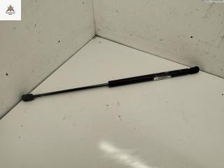 амортизатор крышки багажника (3-5 двери) Volkswagen Golf 3 поколение 1996, 1.6 л., бензин, МКПП, зелёный, хетчбэк 5 дв., 1H6827550A