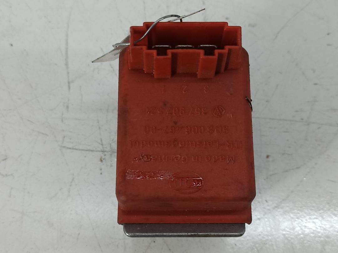 сопротивление печки Audi A4 B5 1995, 1.8 л., бензин, АКПП, серый, седан, 357907521