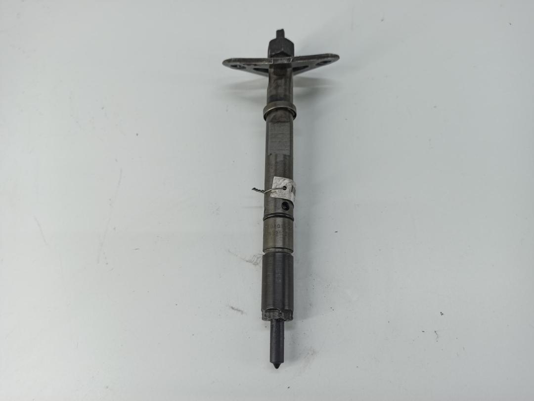 форсунка Audi A6 C5 2000, 2.5 л., дизель, МКПП, чёрный, универсал, 059130201A