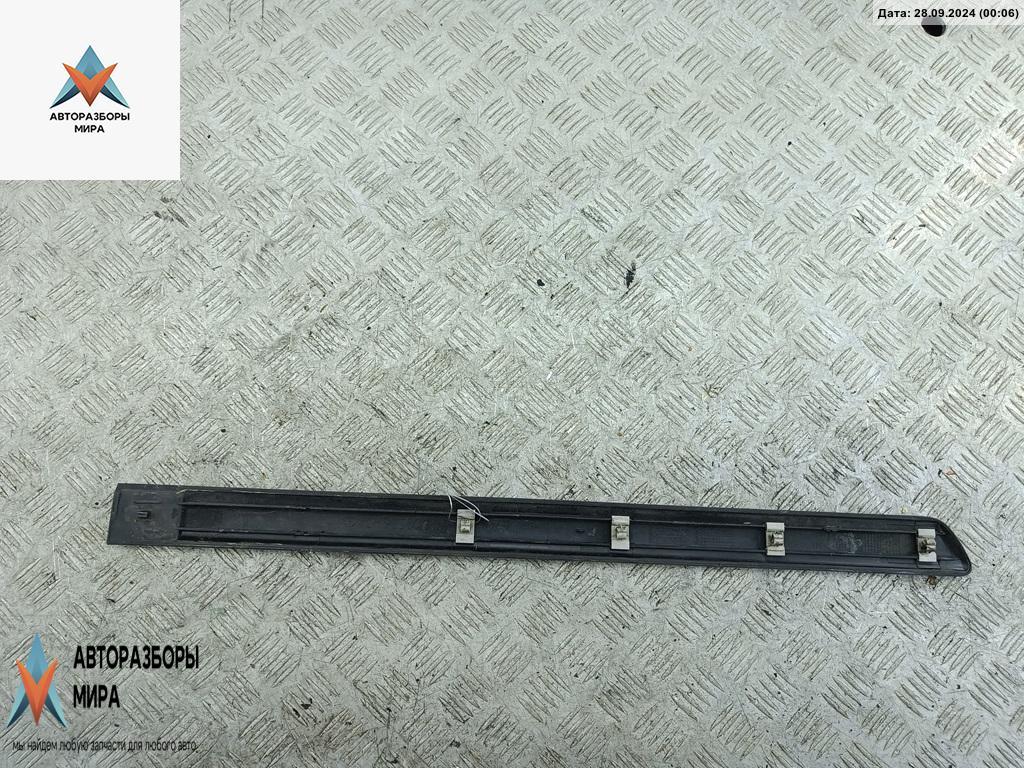 молдинг двери задней левой Opel Astra G 1999, 1.6 л., бензин, МКПП, красный, хетчбэк 5 дв., 90587377 - фото №1