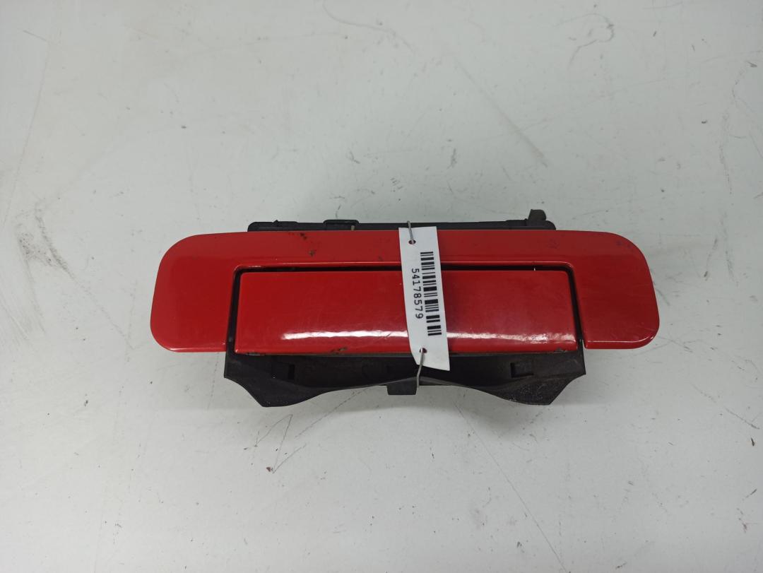 ручка наружная задняя левая Audi A4 B5 1996, 2.8 л., бензин, МКПП, красный, универсал, 4A0839205D