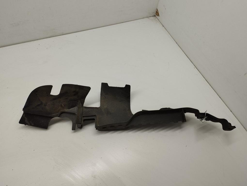 диффузор вентилятора Audi A4 B6 2003, 3.0 л., бензин, МКПП, синий, универсал, 8E0121284