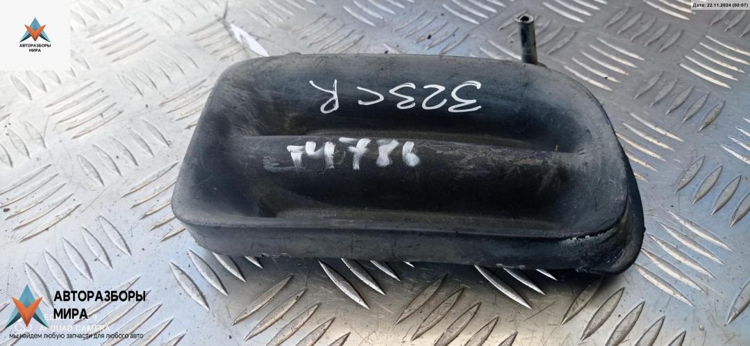 заглушка (решетка) в бампер Mazda 323C BA 1995, 1.8 л., бензин, АКПП, белый, хетчбэк 3 дв. - фото №1