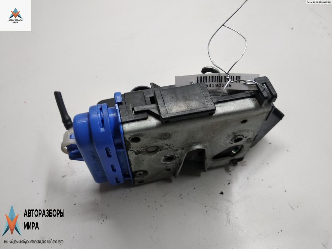 замок двери задней правой Audi A3 8L 1999, 1.8 л., Ti, бензин, МКПП, серый, хетчбэк 5 дв., 8D0839016A - фото №1