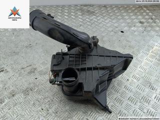 корпус воздушного фильтра Nissan Tiida C11 [рестайлинг] 2010, 1.6 л., бензин, МКПП, красный, хетчбэк 5 дв.