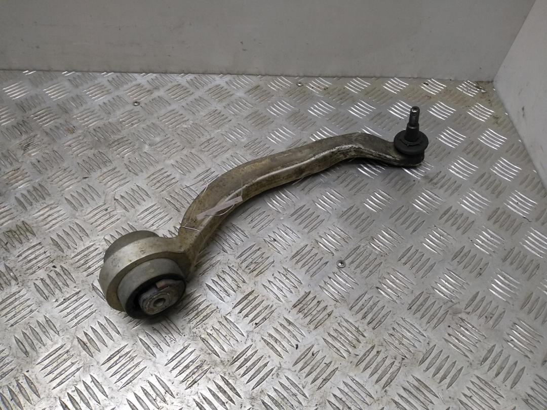 рычаг передний правый Volkswagen Passat B5+ (GP) 2001, 1.6 л., бензин, МКПП, серый, универсал, 8E0407694Q