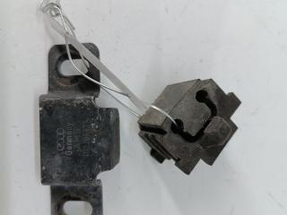 кронштейн радиатора Audi A4 B5 1996, 1.8 л., Ti, бензин, АКПП, зелёный, универсал, 4D0269427