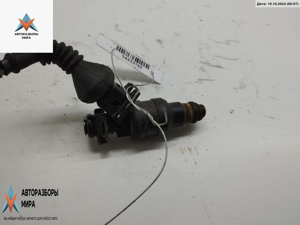 форсунка Audi A4 B5 1994, 1.8 л., бензин, МКПП, красный, седан, 058133551A - фото №1