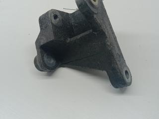 кронштейн КПП Ford Focus 1 поколение [рестайлинг] 2001, 1.6 л., i, бензин, МКПП, серый, универсал, 98AB6P093CF