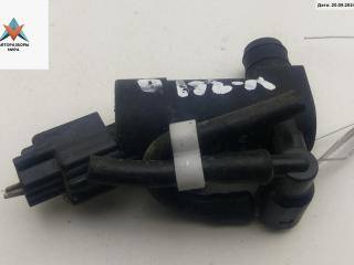 насос (моторчик) омывателя стекла Volvo S40 2 поколение [рестайлинг] 2008, жёлтый, универсал, 1S7117K624FE