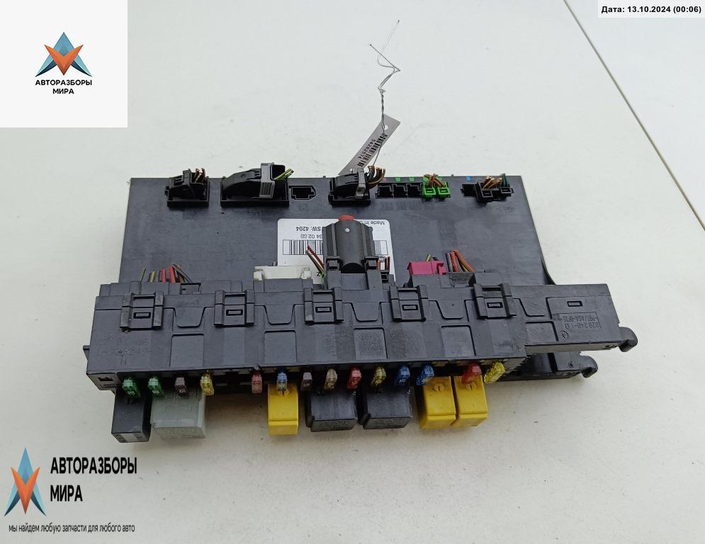 блок предохранителей Mercedes-Benz E-Класс W211/S211 2003, 2.2 л., дизель, МКПП, чёрный, универсал, 2115456801 - фото №1