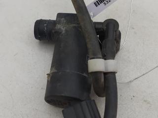 насос (моторчик) омывателя стекла Volvo S40 2 поколение 2005, серый, универсал, 1S7117K624FE