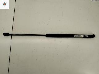 амортизатор крышки багажника (3-5 двери) Volkswagen Golf 3 поколение 1996, 1.6 л., бензин, МКПП, белый, хетчбэк 5 дв., 1H6827550A