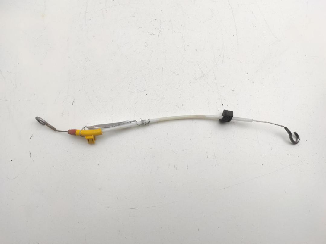 Трос двери задней BMW 5 E39 2002, 2.5 л., дизель, МКПП, чёрный, универсал, 8225713