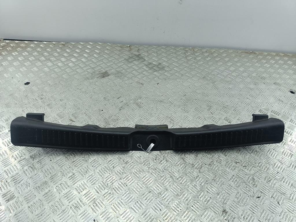 накладка двери (крышки) багажника Ford Maverick 2001, 2.0 л., бензин, МКПП, серый, внедорожник 5 дв., YL847840C08BC