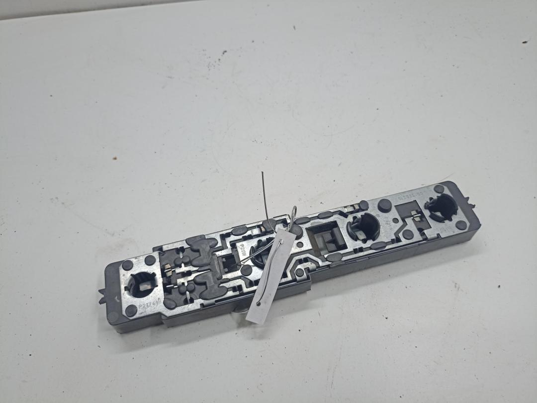 Плата фонаря заднего правого Opel Omega B 1996, 2.0 л., бензин, МКПП, серый, универсал, 143577