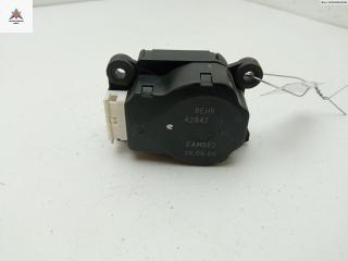 моторчик заслонки печки Volvo V70 2 поколение 2001, 2.4 л., бензин, МКПП, синий, универсал, 42947