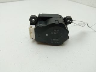 моторчик заслонки печки Volvo V70 2 поколение 2001, 2.4 л., бензин, МКПП, синий, универсал, 42947