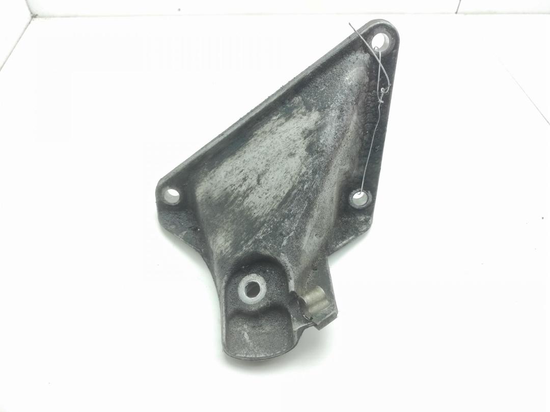 кронштейн двигателя BMW 5 E60/E61 2004, 2.5 л., дизель, АКПП, синий, универсал, 6761149