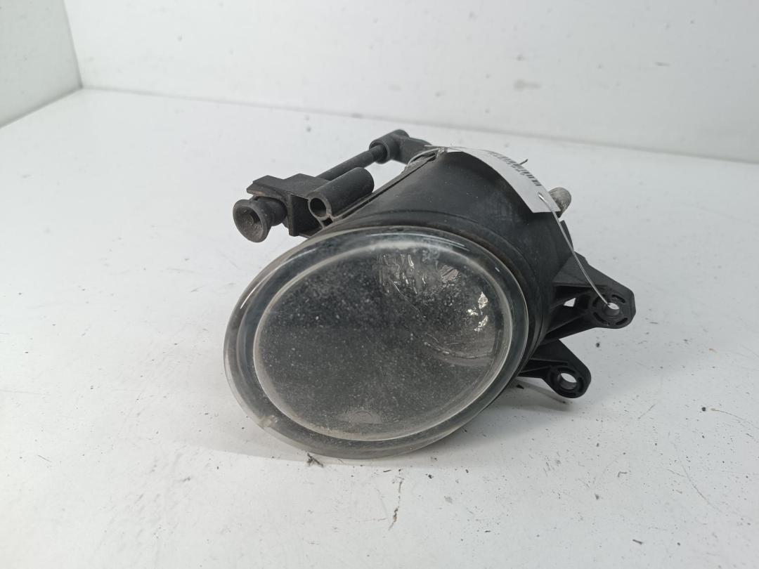 фара противотуманная правая Audi A4 B6 2002, 3.0 л., бензин, АКПП, красный, универсал, 8E0941700