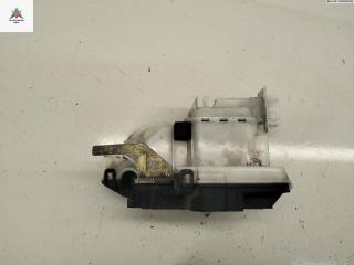 замок двери передней правой Volkswagen Polo 3 поколение 1995, 1.6 л., бензин, МКПП, красный, седан, 6K4837016