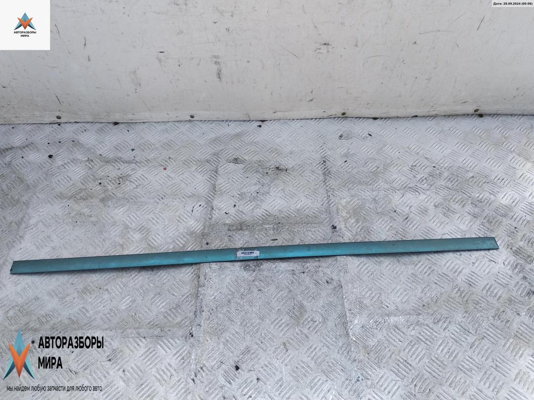 молдинг двери передней левой Audi A6 4B/C5 1998, 2.8 л., бензин, АКПП, серый, универсал, 4B0853953A - фото №1