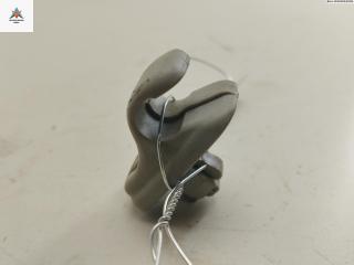 Крепление (крючок) солнцезащитного козырька Suzuki Wagon R 2 поколение [рестайлинг] 2002, 1.3 л., бензин, МКПП, красный, хетчбэк 5 дв.