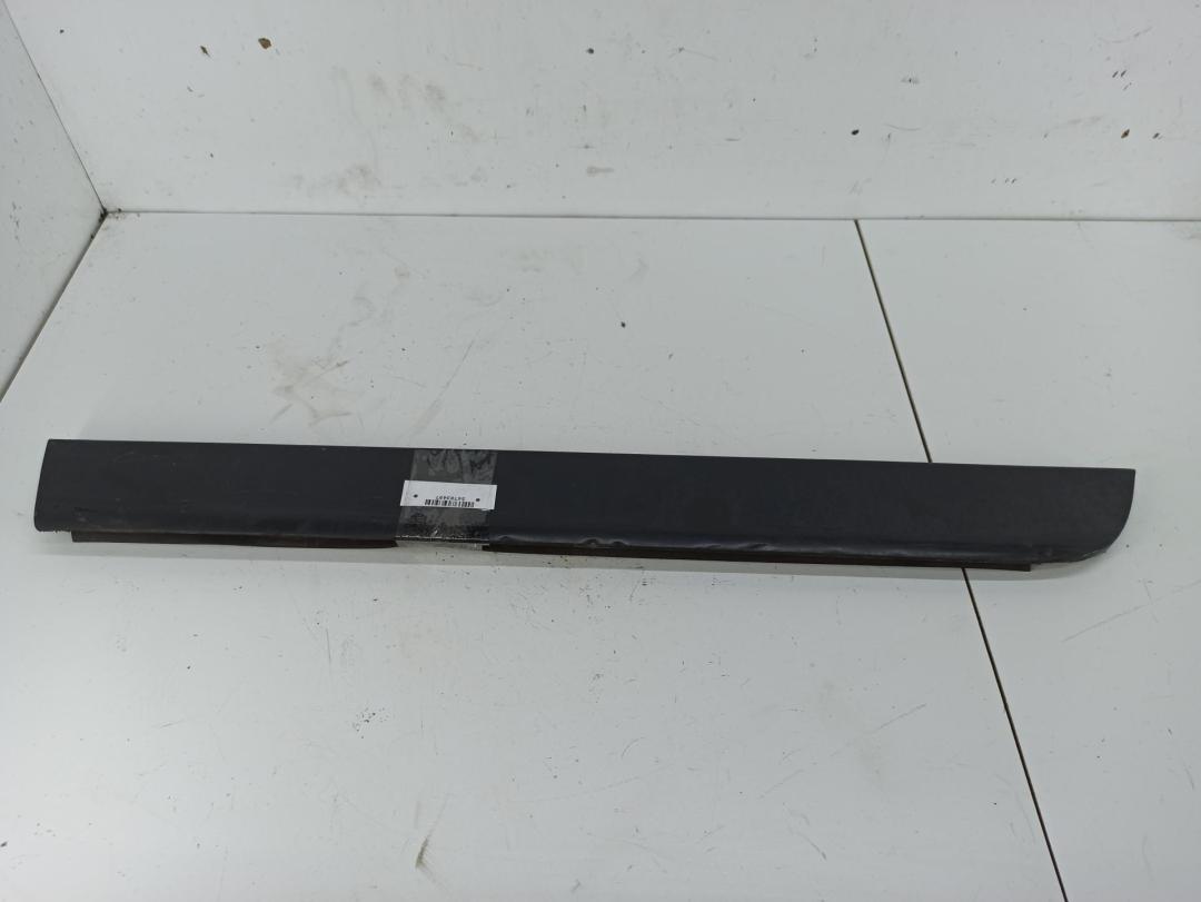 молдинг двери задней левой Audi A4 B6 2002, 2.0 л., бензин, АКПП, серый, универсал, 8E0853969 - фото №1