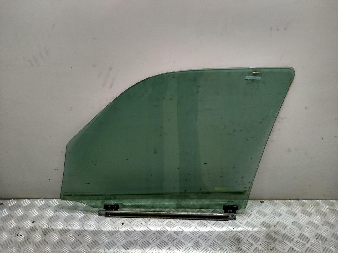 стекло двери передней правой Ford Explorer 1997, 4.0 л., бензин, АКПП, красный, внедорожник 5 дв.