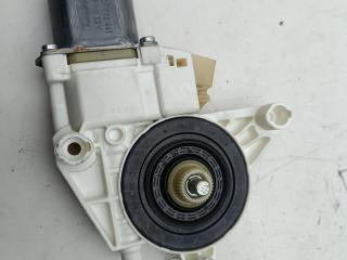 моторчик стеклоподъемника передний левый Mercedes-Benz C-Класс W204/S204 2007, 1.8 л., МКПП, седан, 2048200142